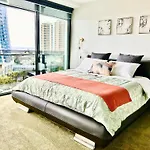 Deluxe 1Br Couple & Family Ocean Apartment, Circle On Cavill, Surfers Paradise