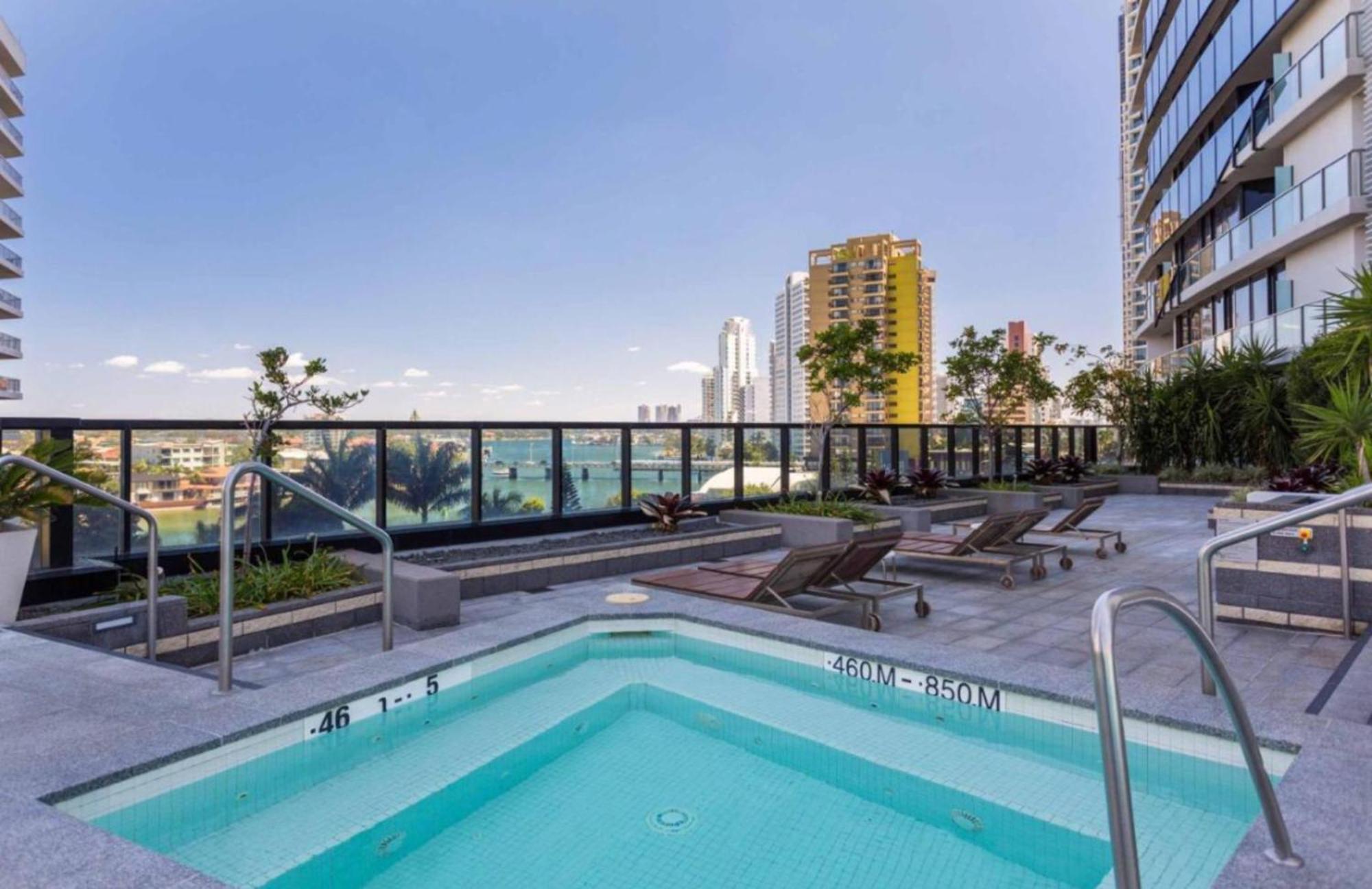Deluxe 1br Couple & Family Ocean Apartment, Circle On Cavill, Surfers Paradise *