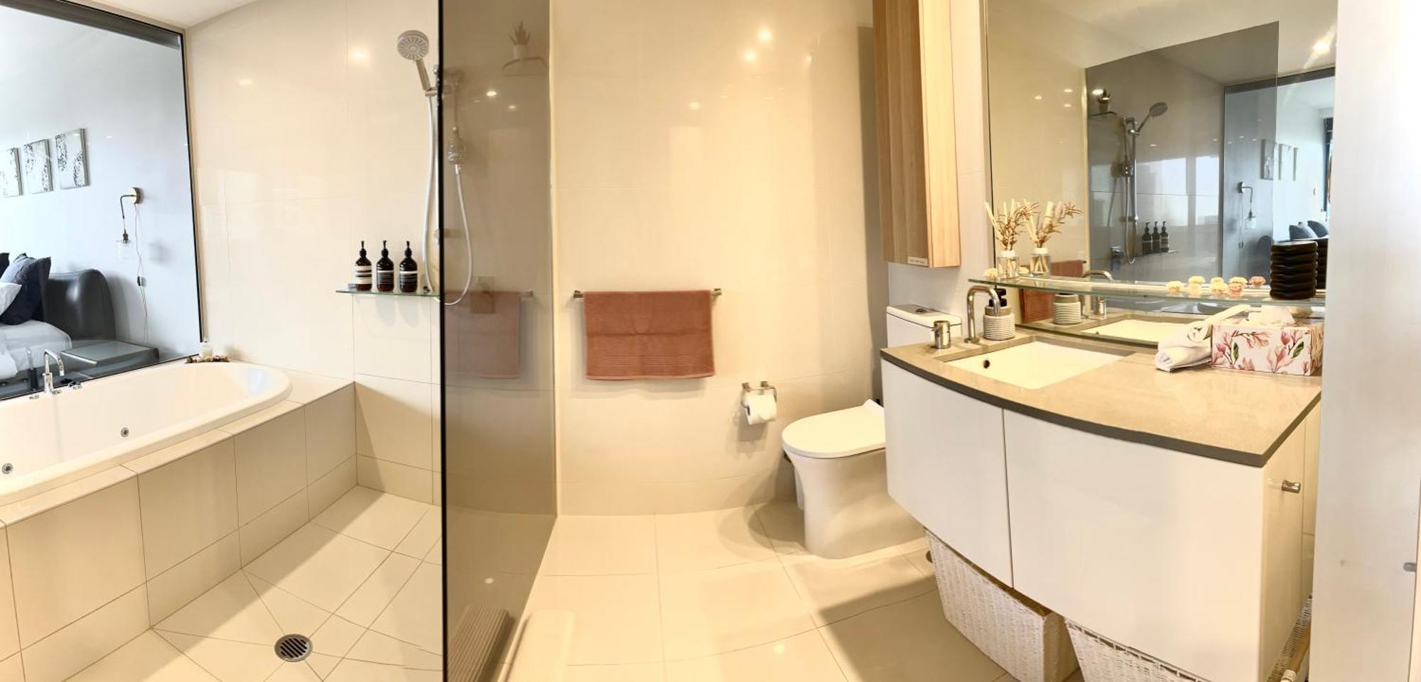 Deluxe 1br Couple & Family Ocean Apartment, Circle On Cavill, Surfers Paradise