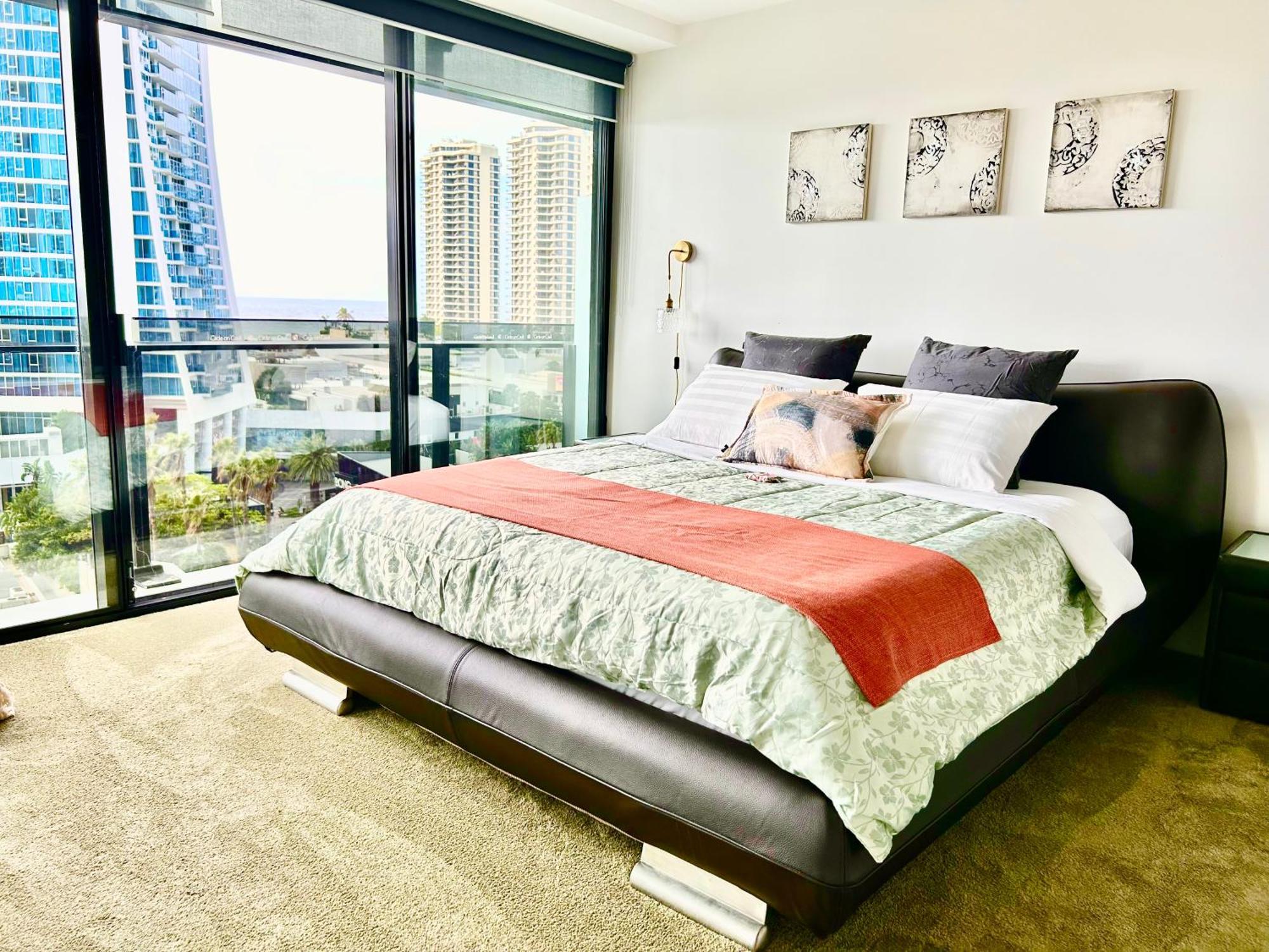 Deluxe 1br Couple & Family Ocean Apartment, Circle On Cavill, Surfers Paradise * Gold Coast