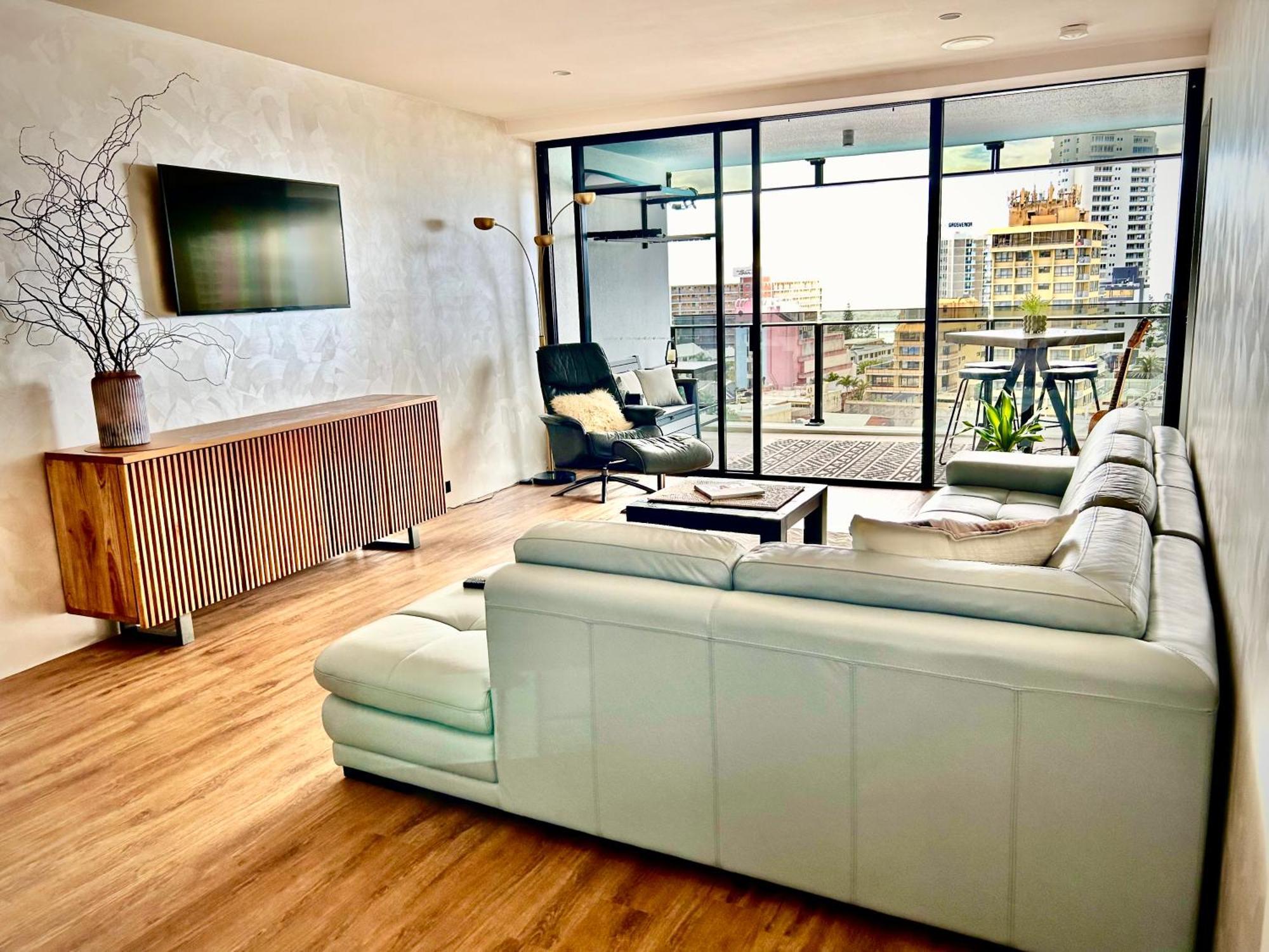 Deluxe 1br Couple & Family Ocean Apartment, Circle On Cavill, Surfers Paradise Apartment *