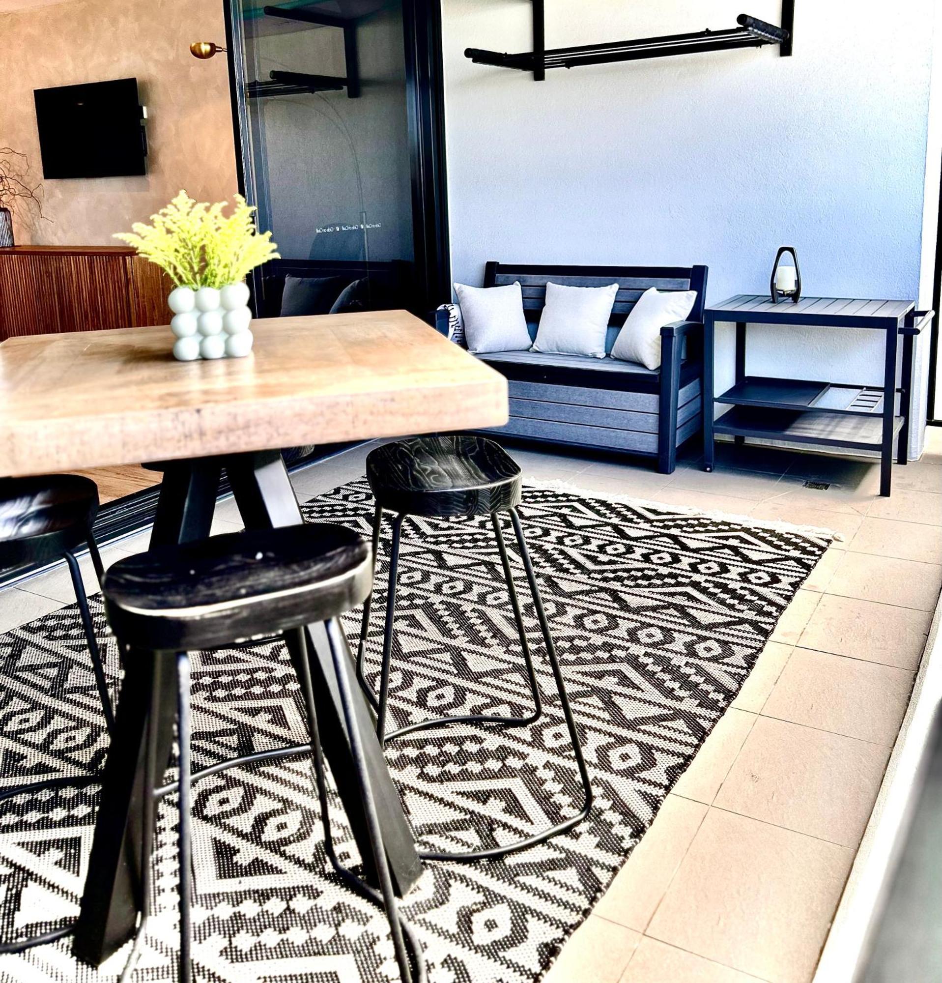 Deluxe 1br Couple & Family Ocean Apartment, Circle On Cavill, Surfers Paradise Apartment